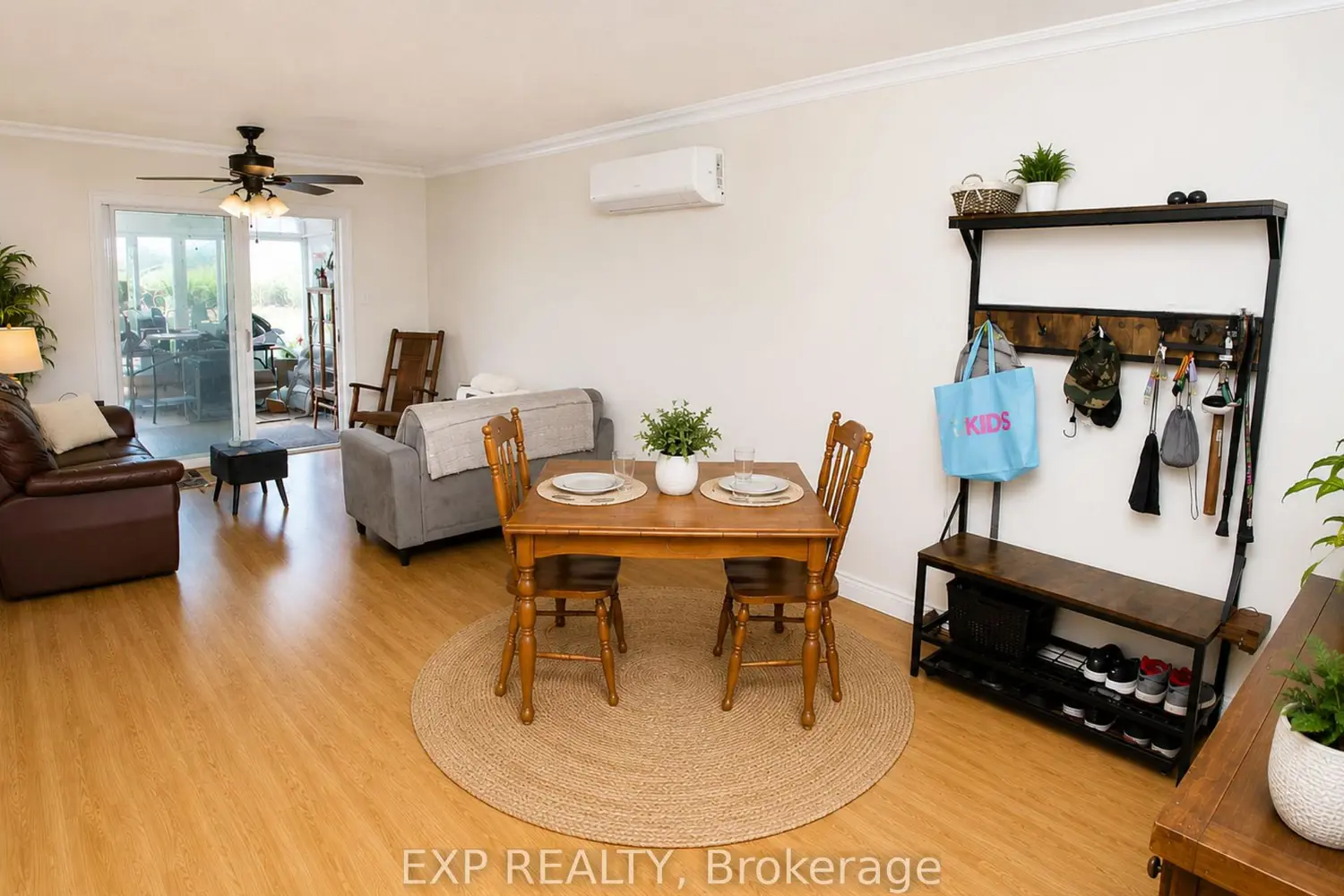 832 Tollgate Road photo 5