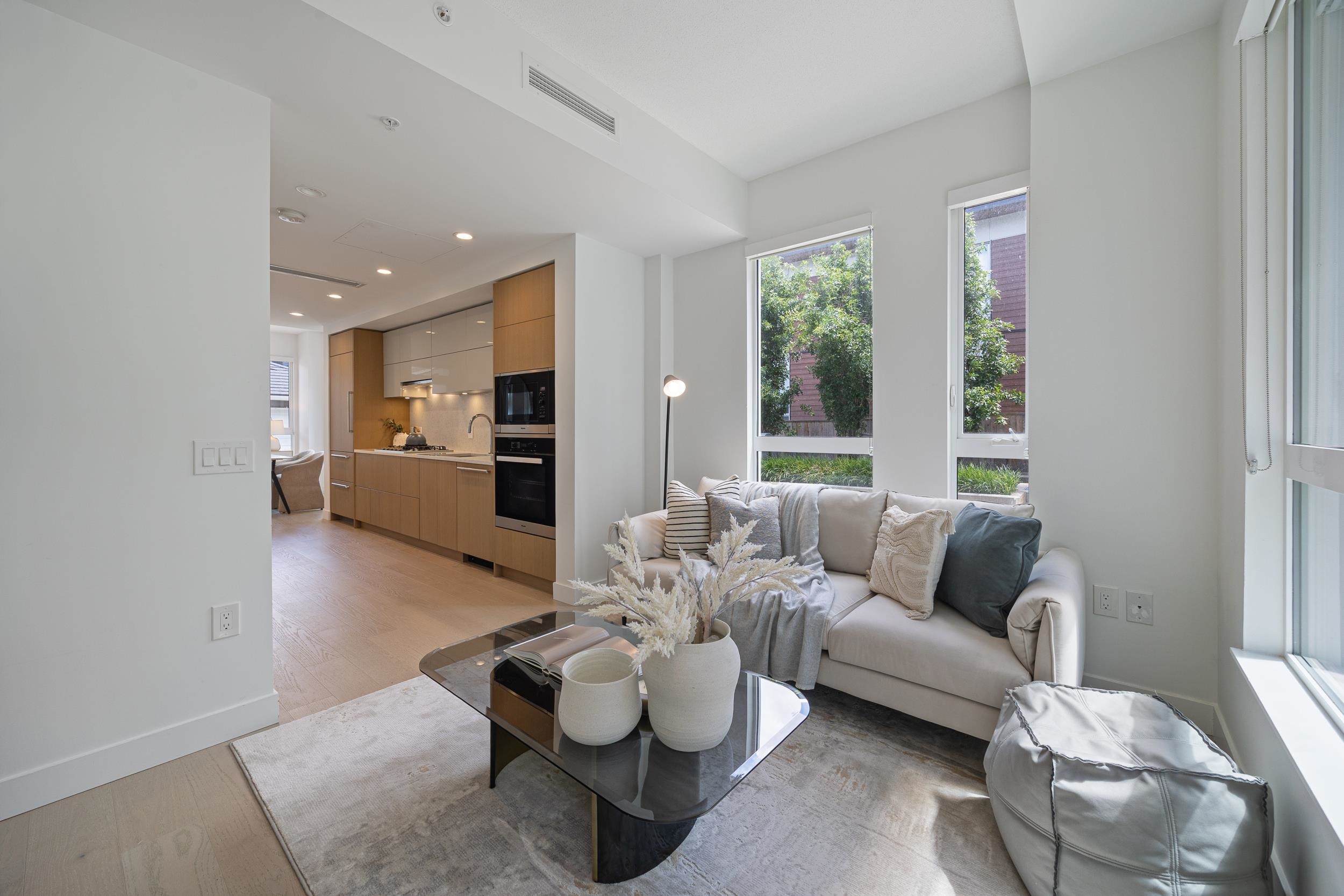 477 King Edward Avenue W, Vancouver, BC, V5Y 2J3