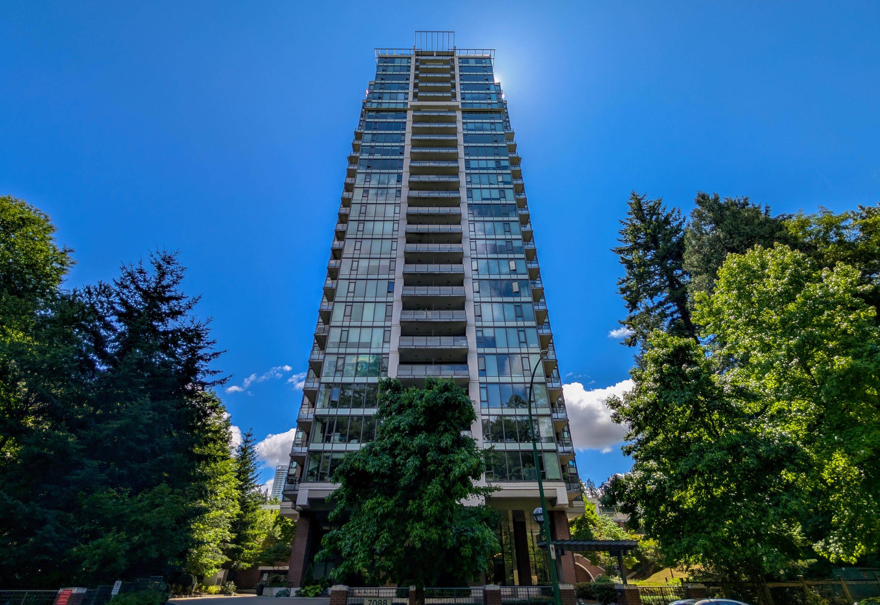 1707-7088 18th Avenue, Burnaby, BC, V3N 0A2