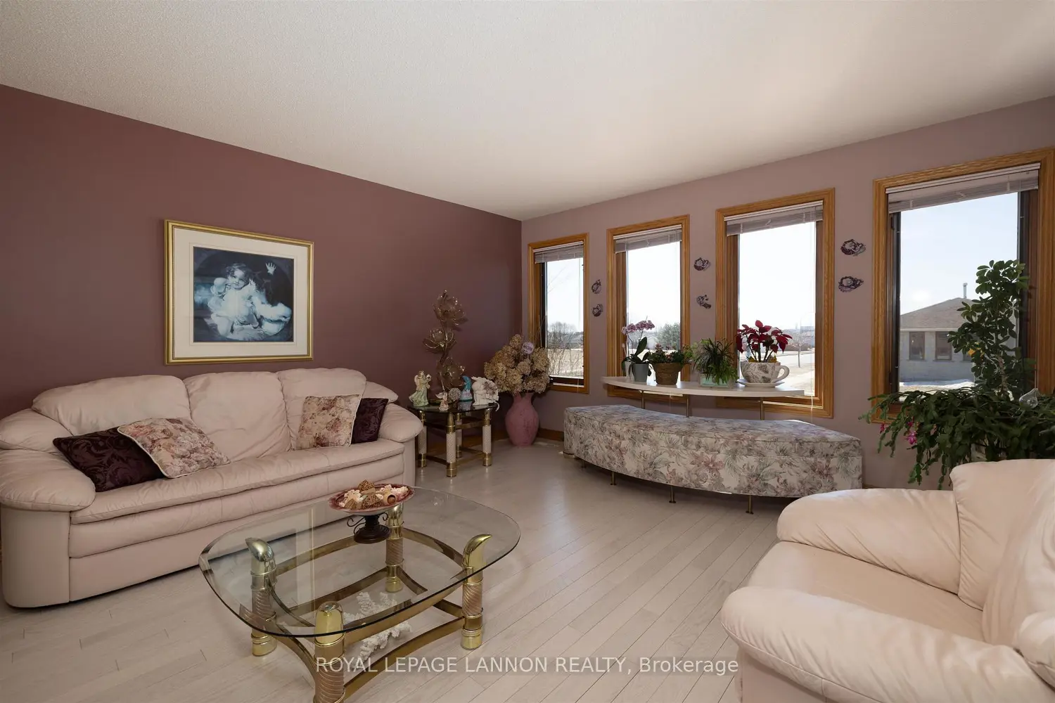405 Riviera Drive photo 2
