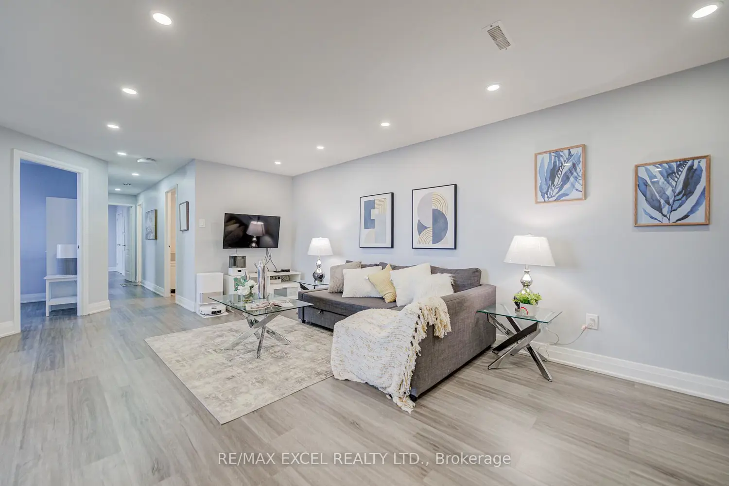 5 Old Sheppard Avenue 1801
