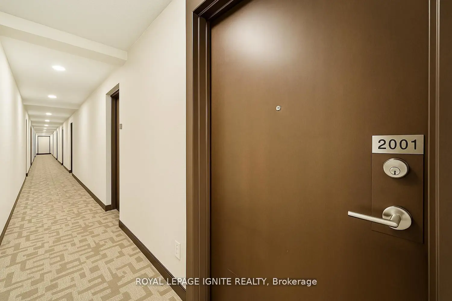151 Village Green Square 2001 photo 4