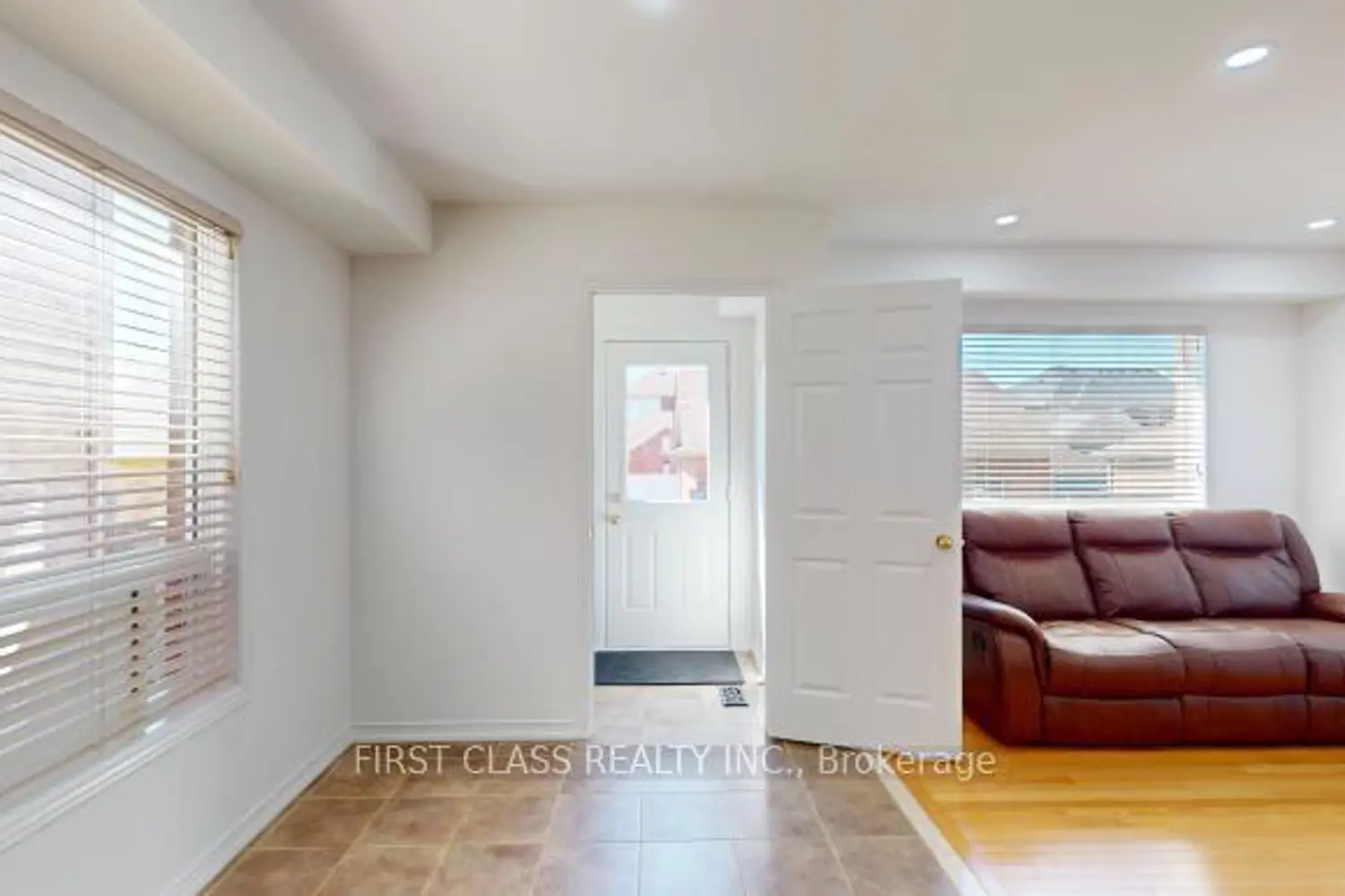 570 Hoover Park Drive photo 5