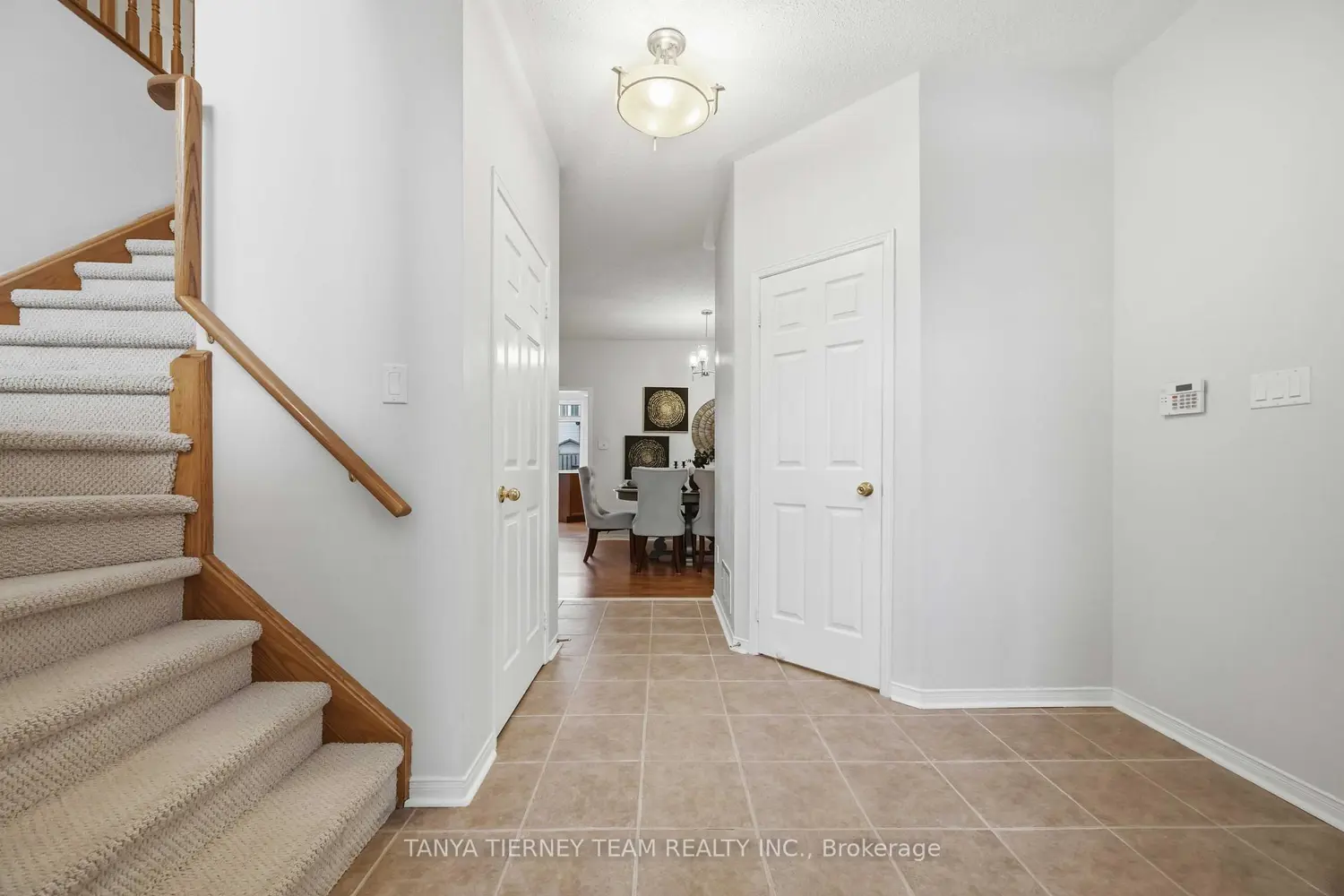75 Robert Attersley Drive photo 4