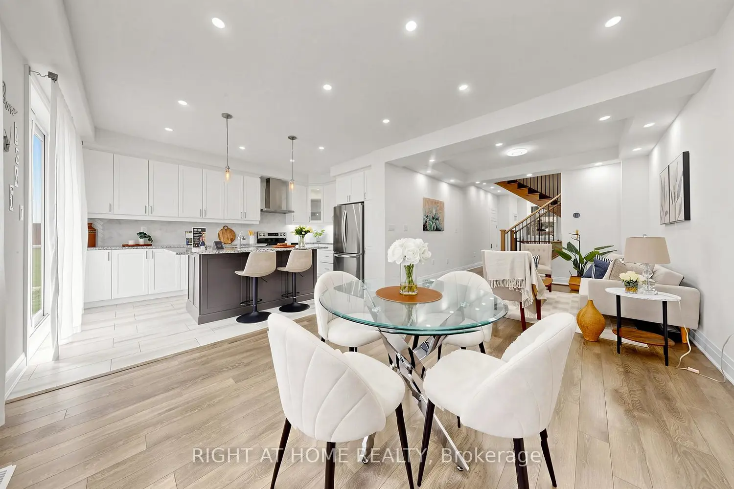 3209 Chimney Swift Crescent photo 5