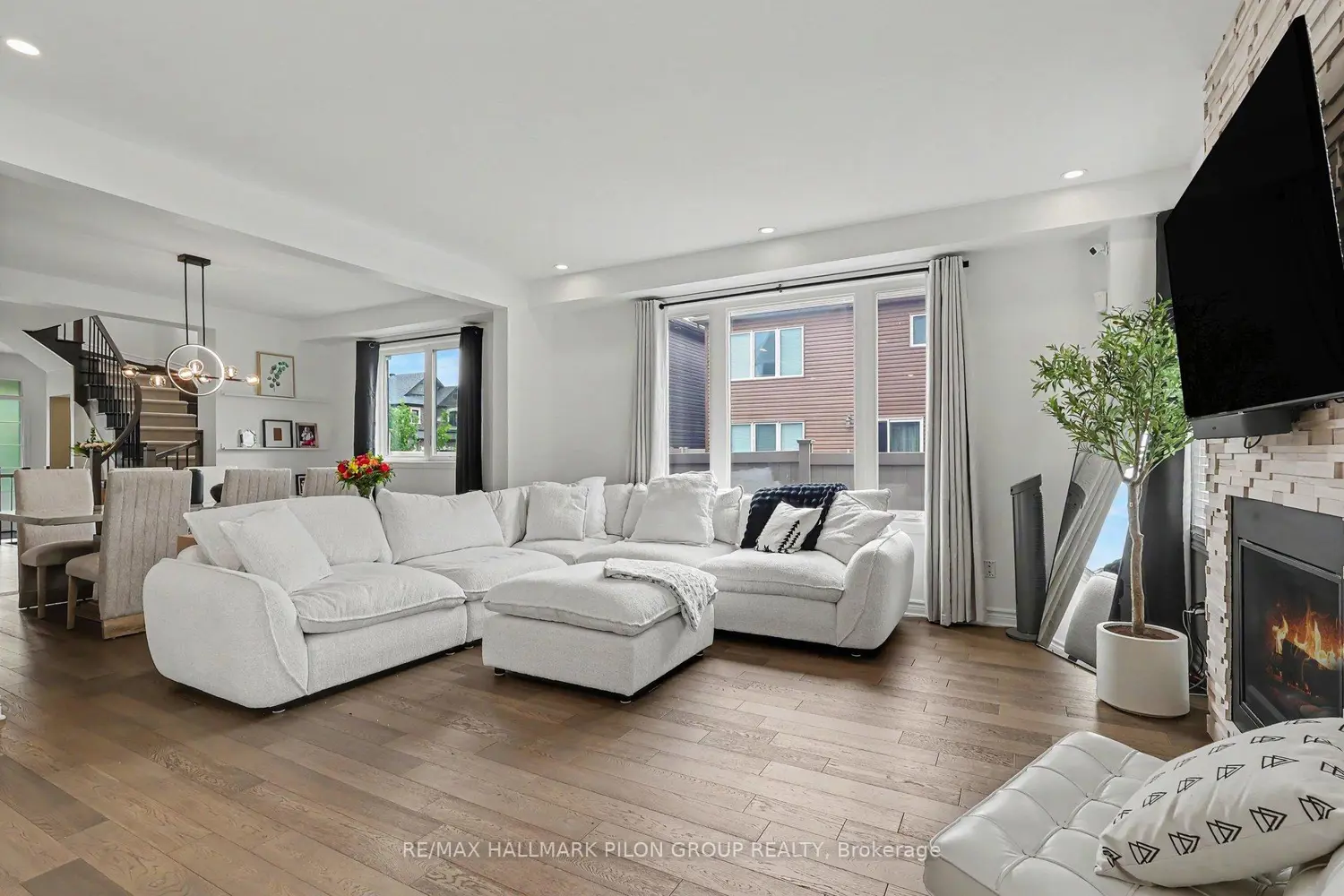 368 Hepatica Way photo 4