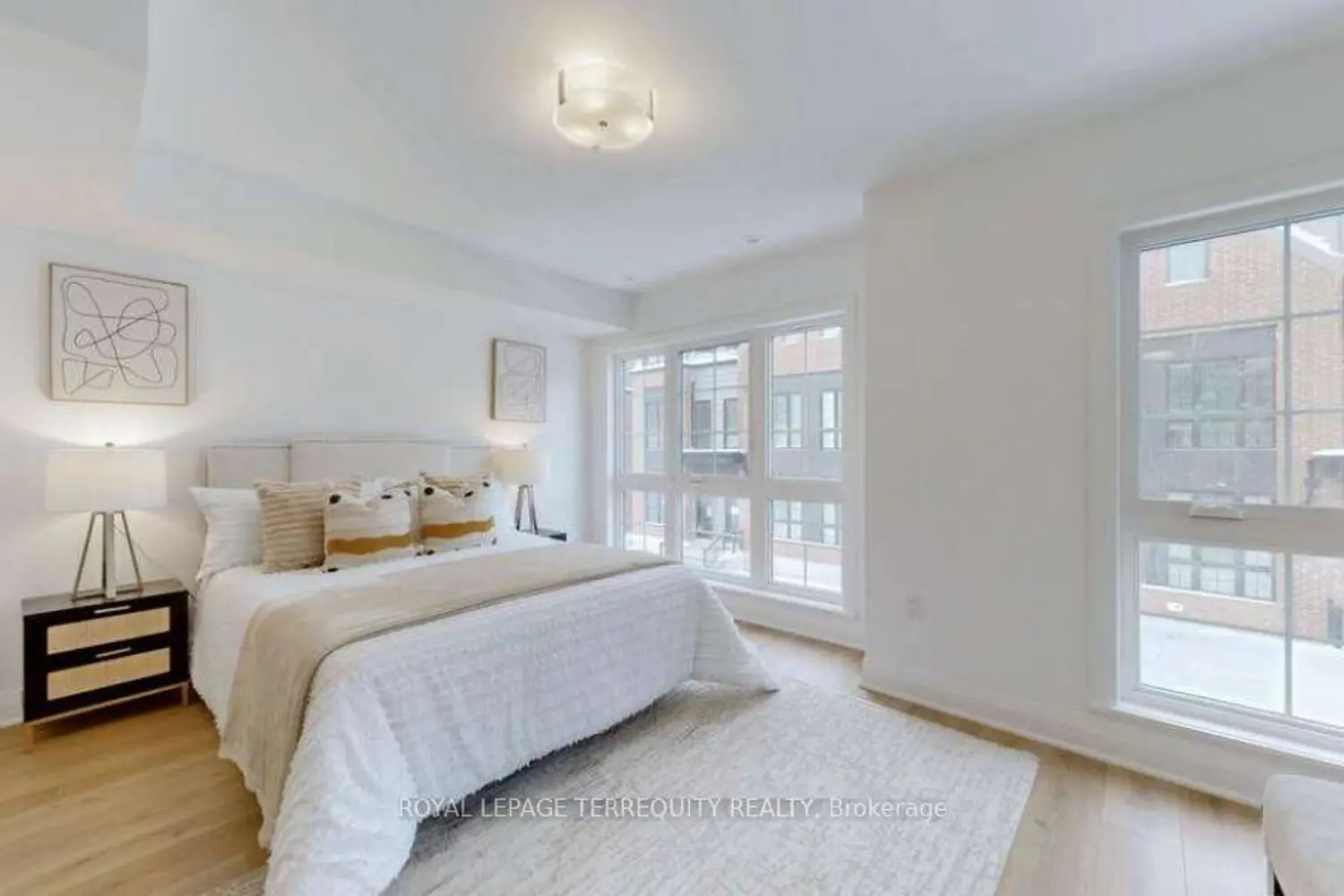 150 Alton Crescent photo 5
