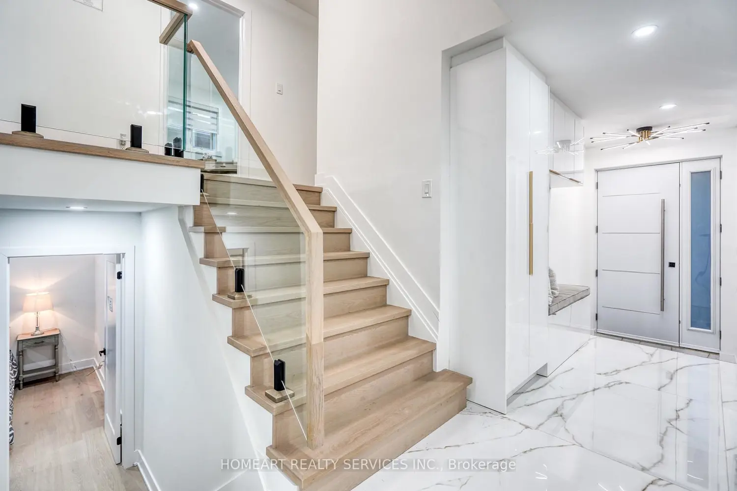 35 Munford Crescent photo 5