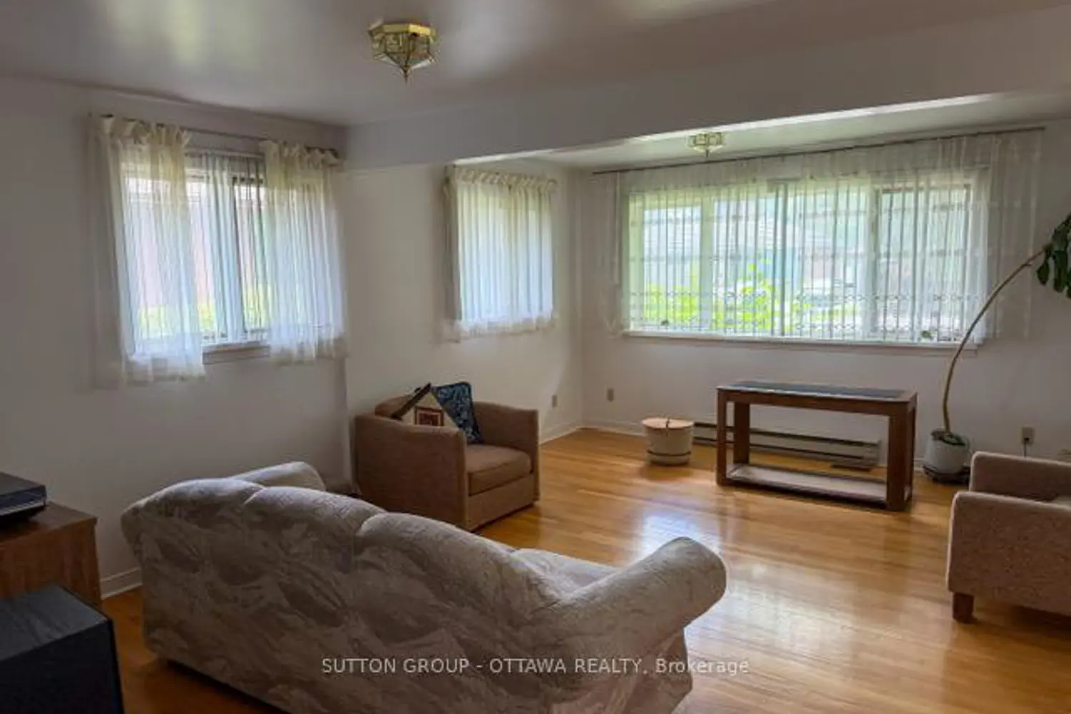 767 Claude Street photo 2