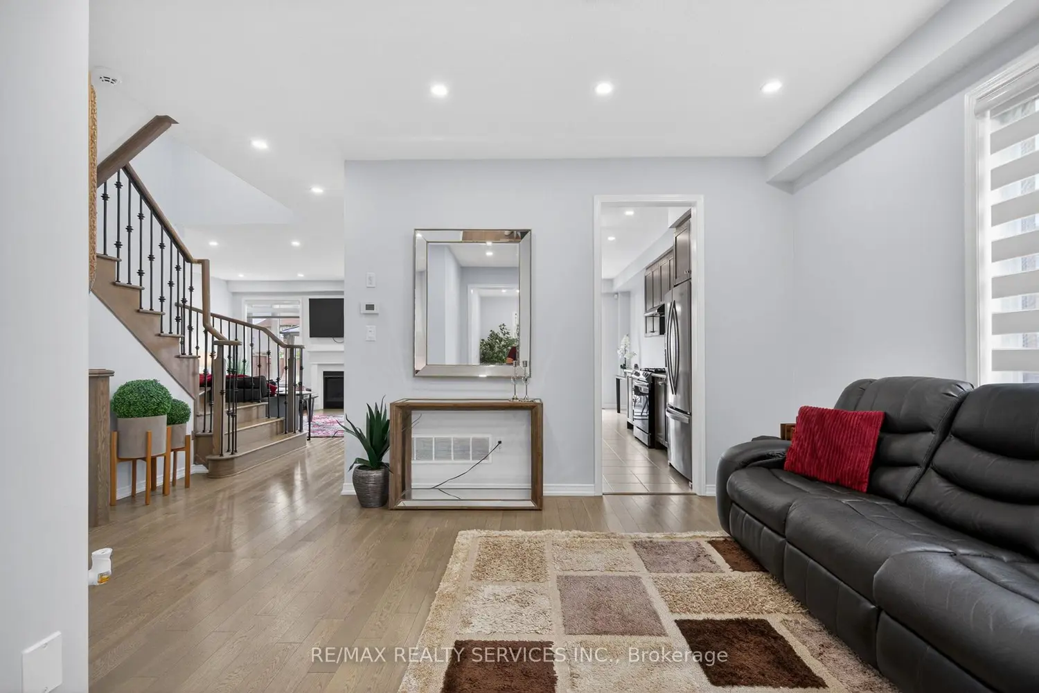 154 Munro Circle photo 3