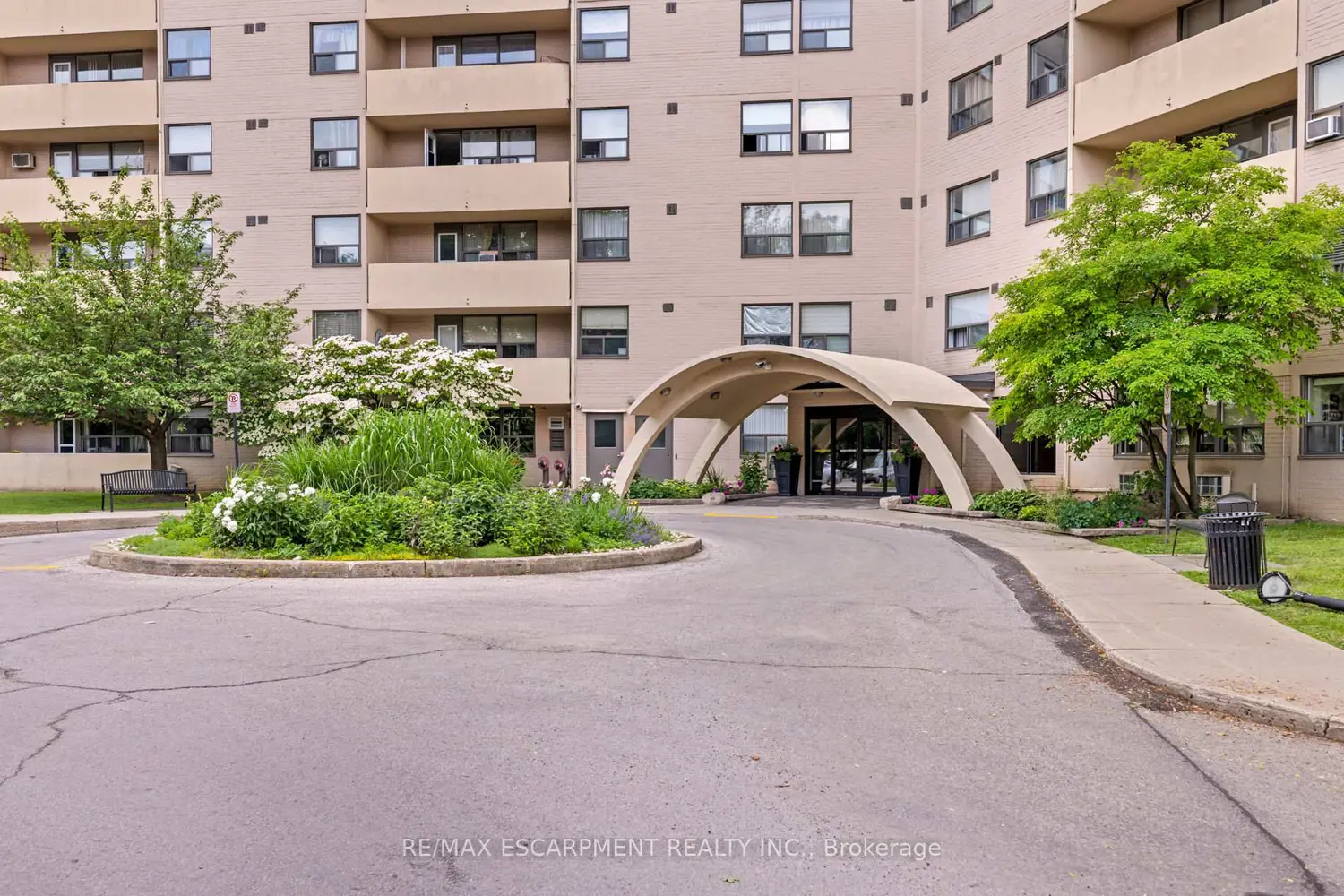 700 Dynes Road 414