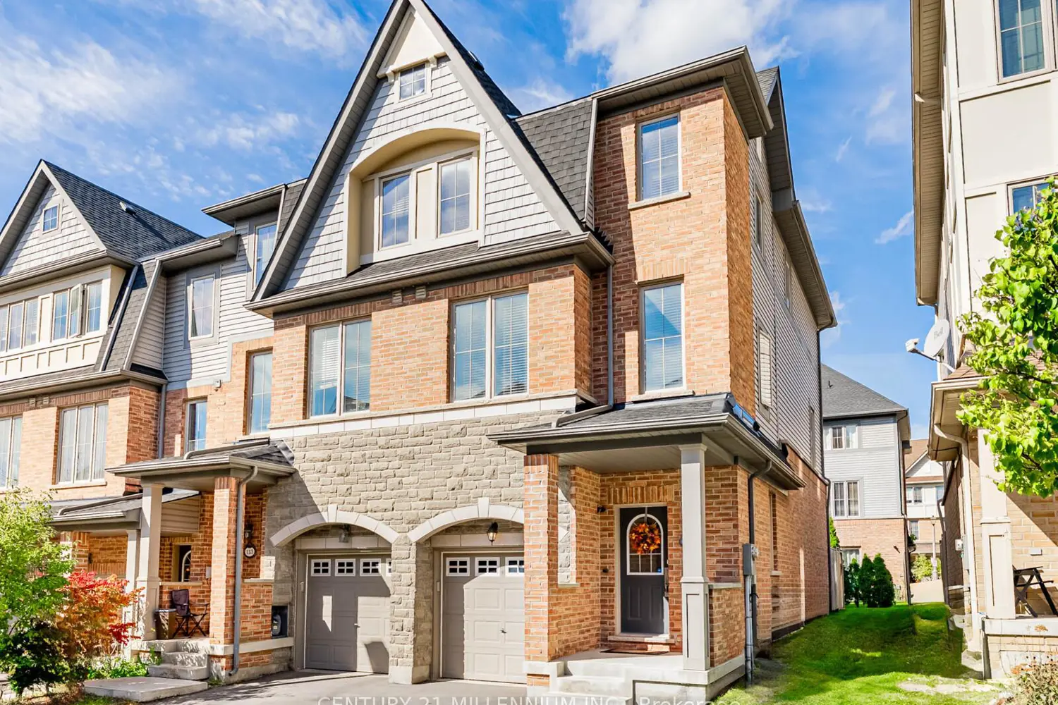 111 Cedar Lake Crescent