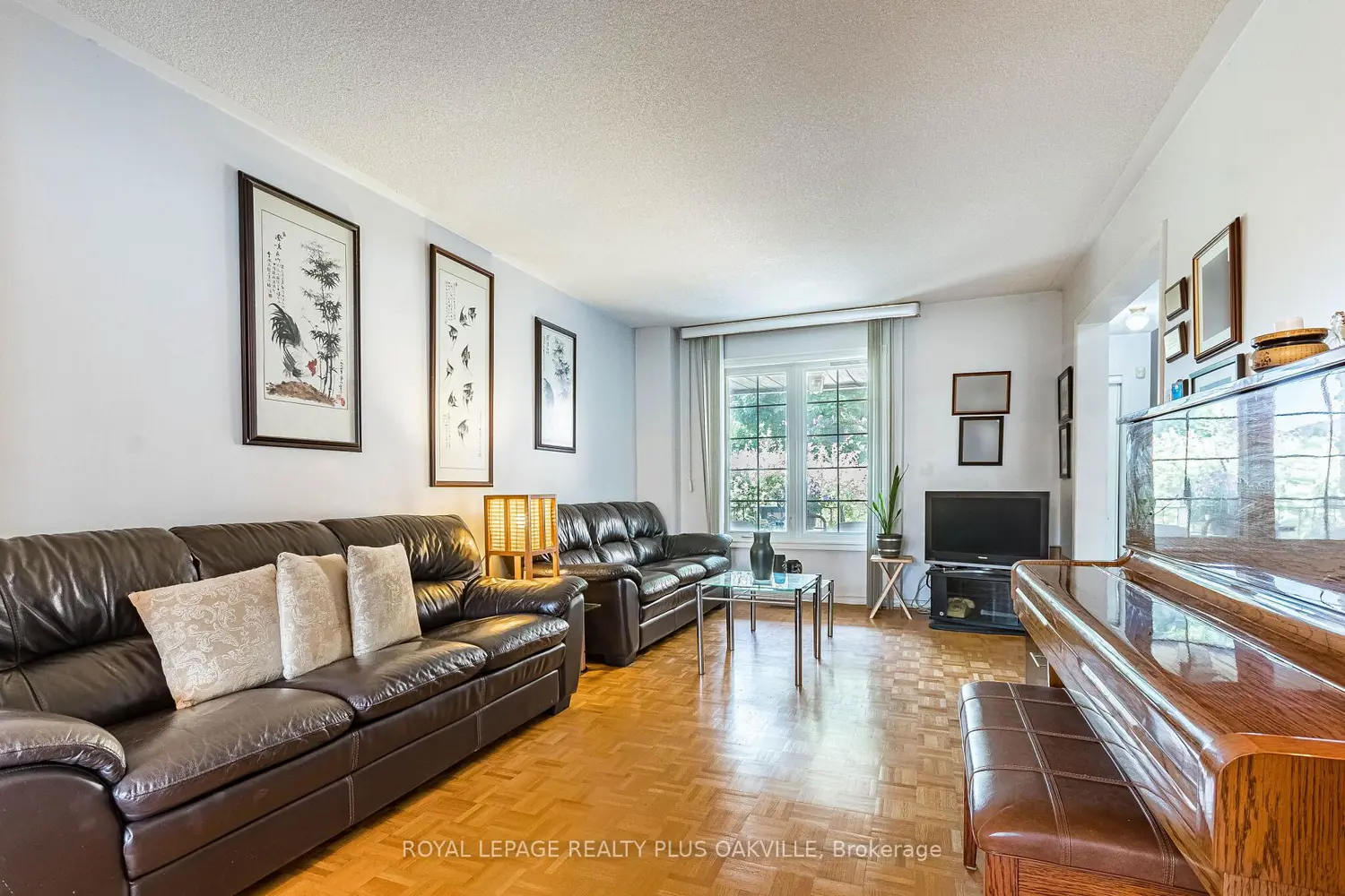 1520 Roseway Drive photo 5
