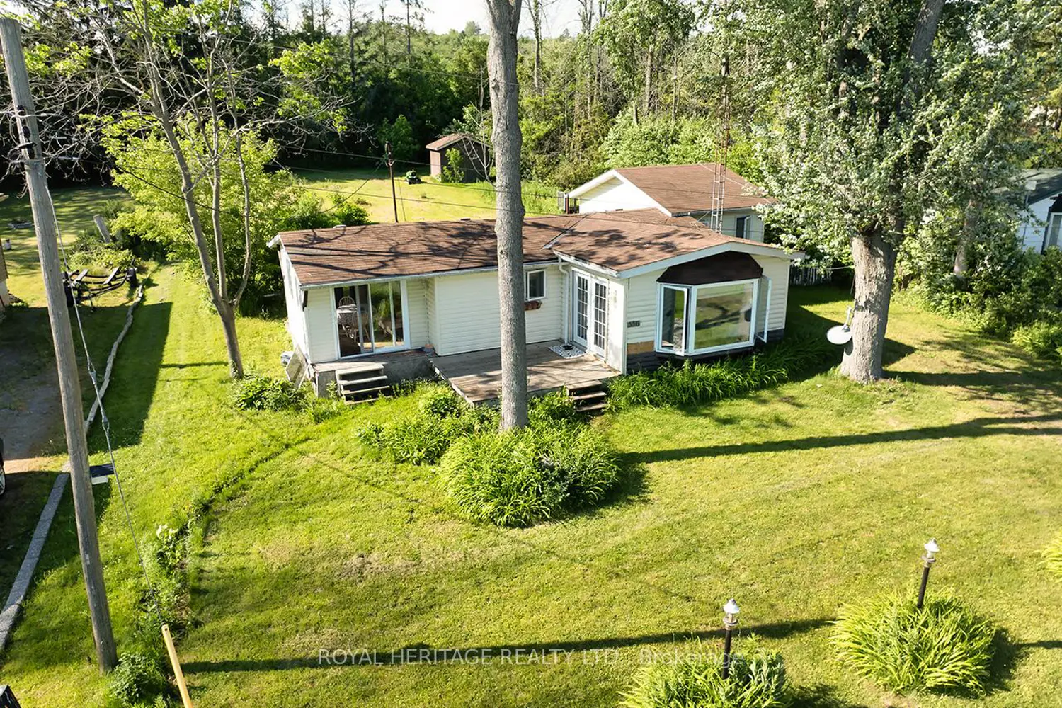 556 North Shore Drive photo 2
