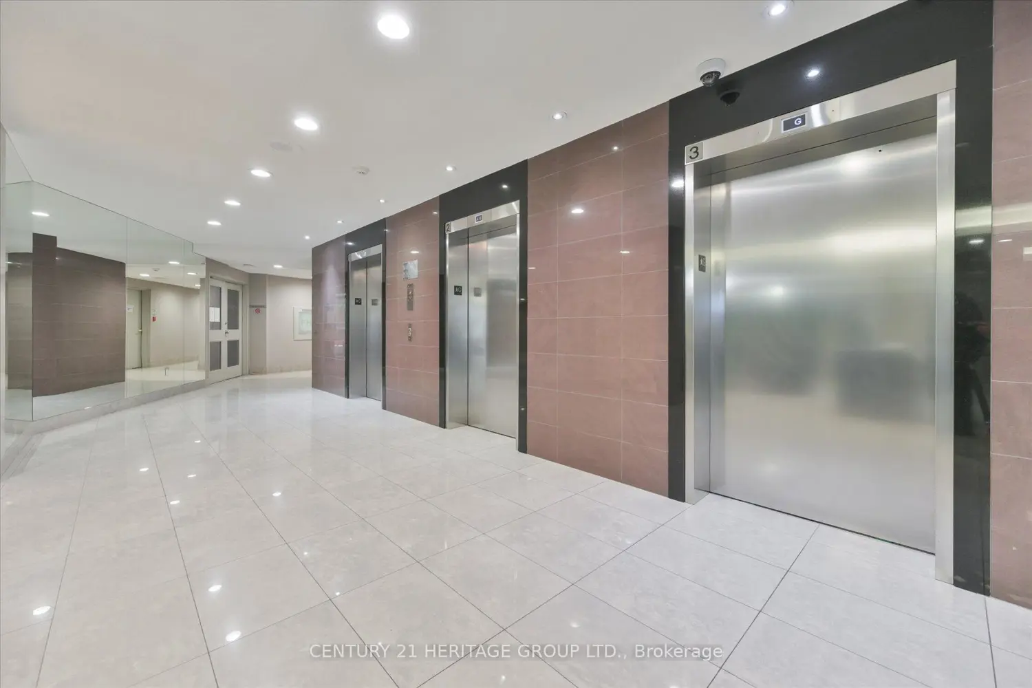 7250 Yonge Street 410 photo 3