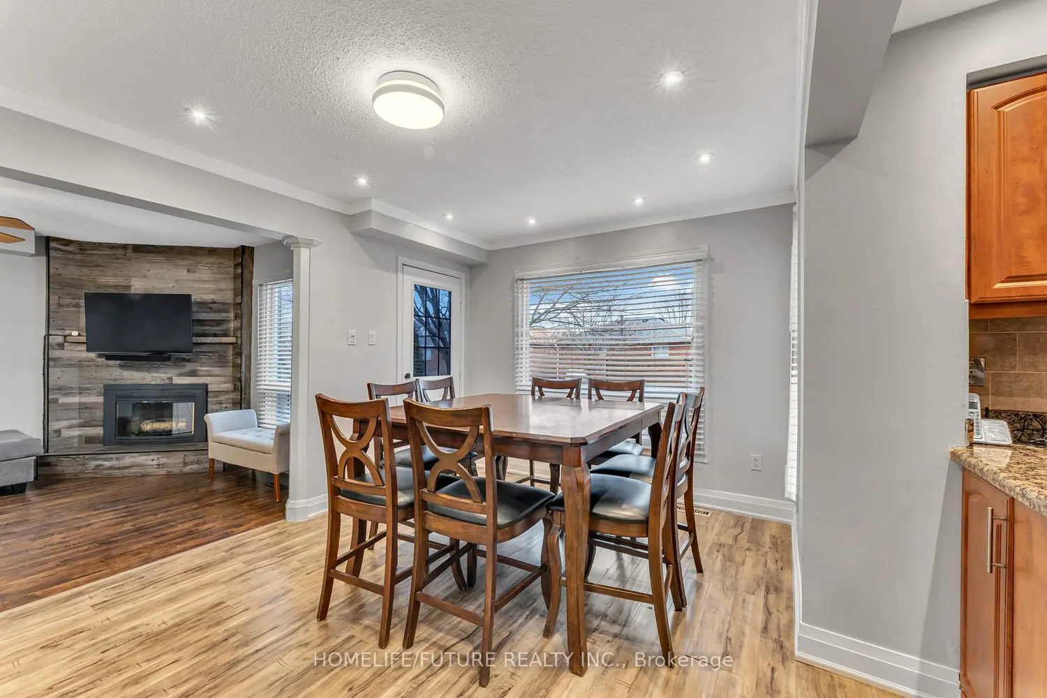 1600 Melman Street photo 4
