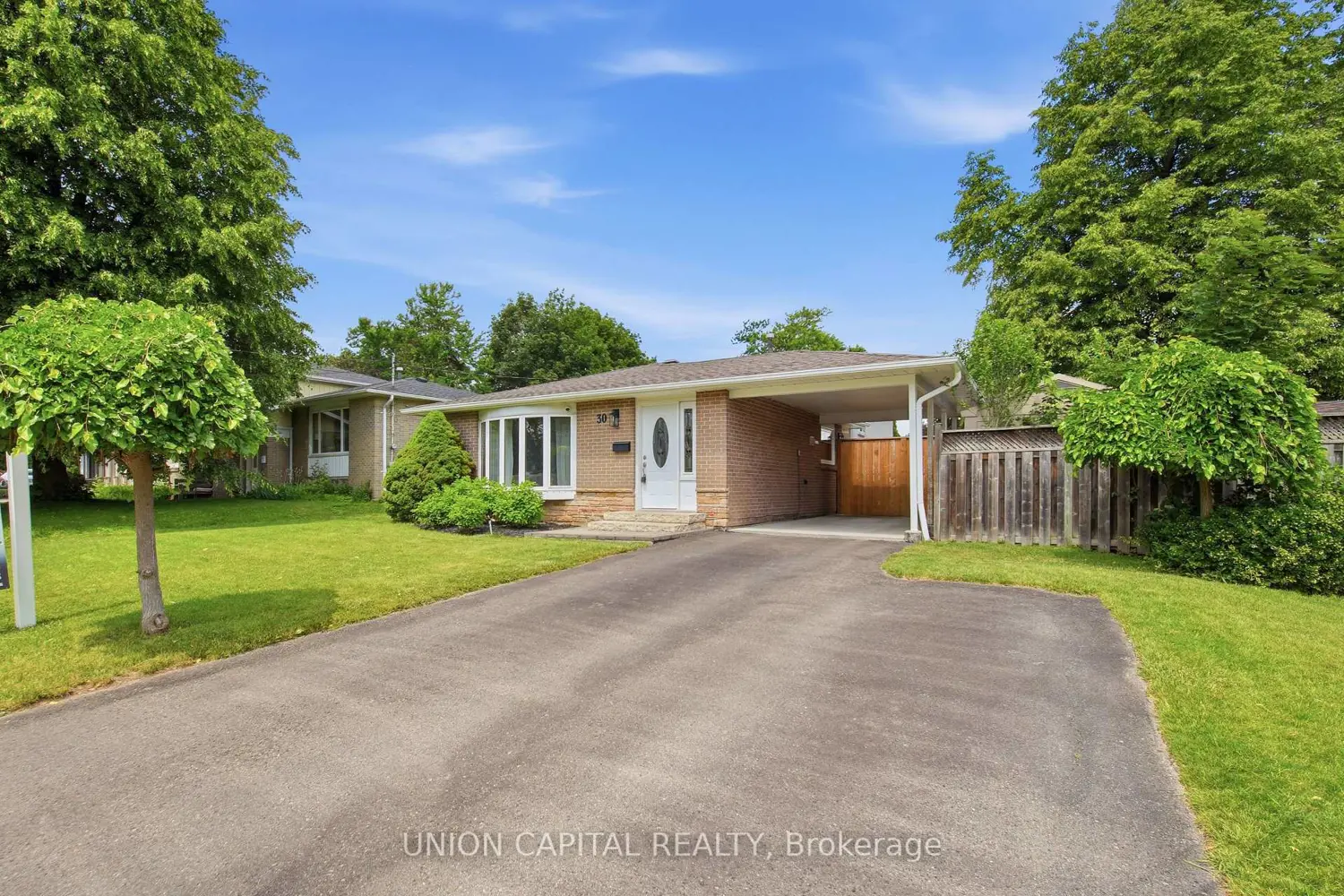 30 Irwin Crescent