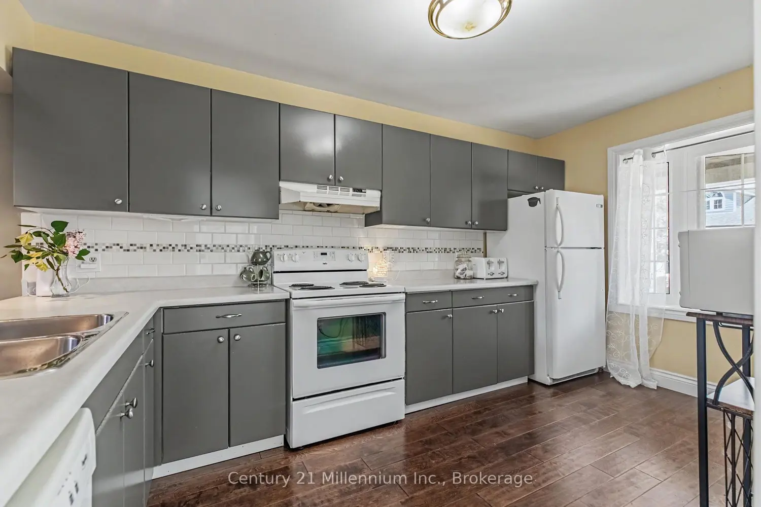 874 Arlington Street 19 photo 4