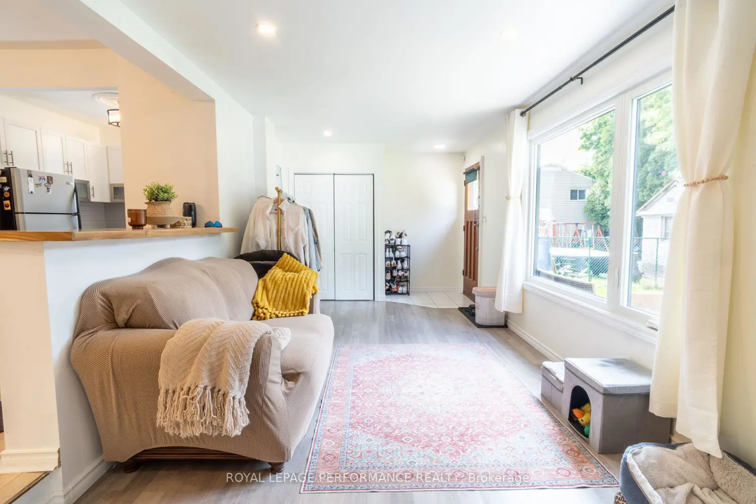 141 Chevrier Avenue photo 3