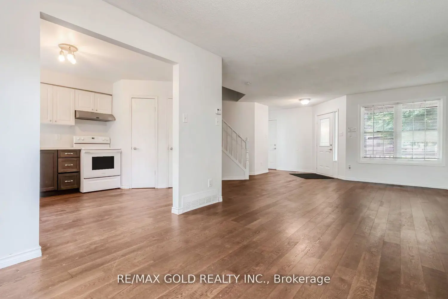222 Fleming Drive photo 3