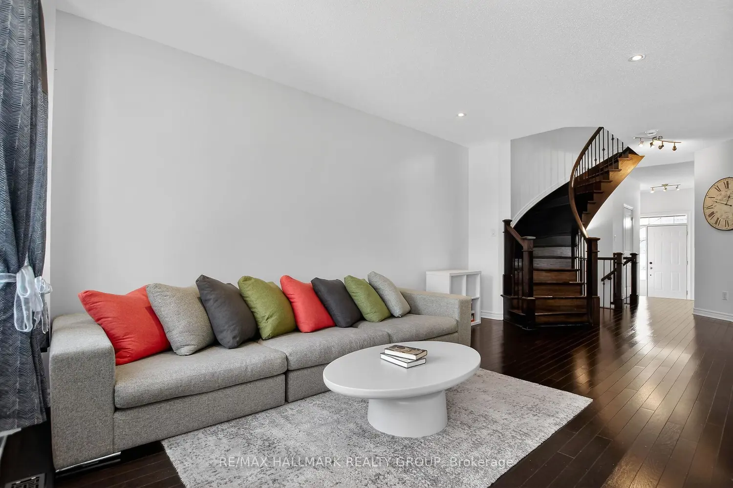 450 Sultan Street photo 5