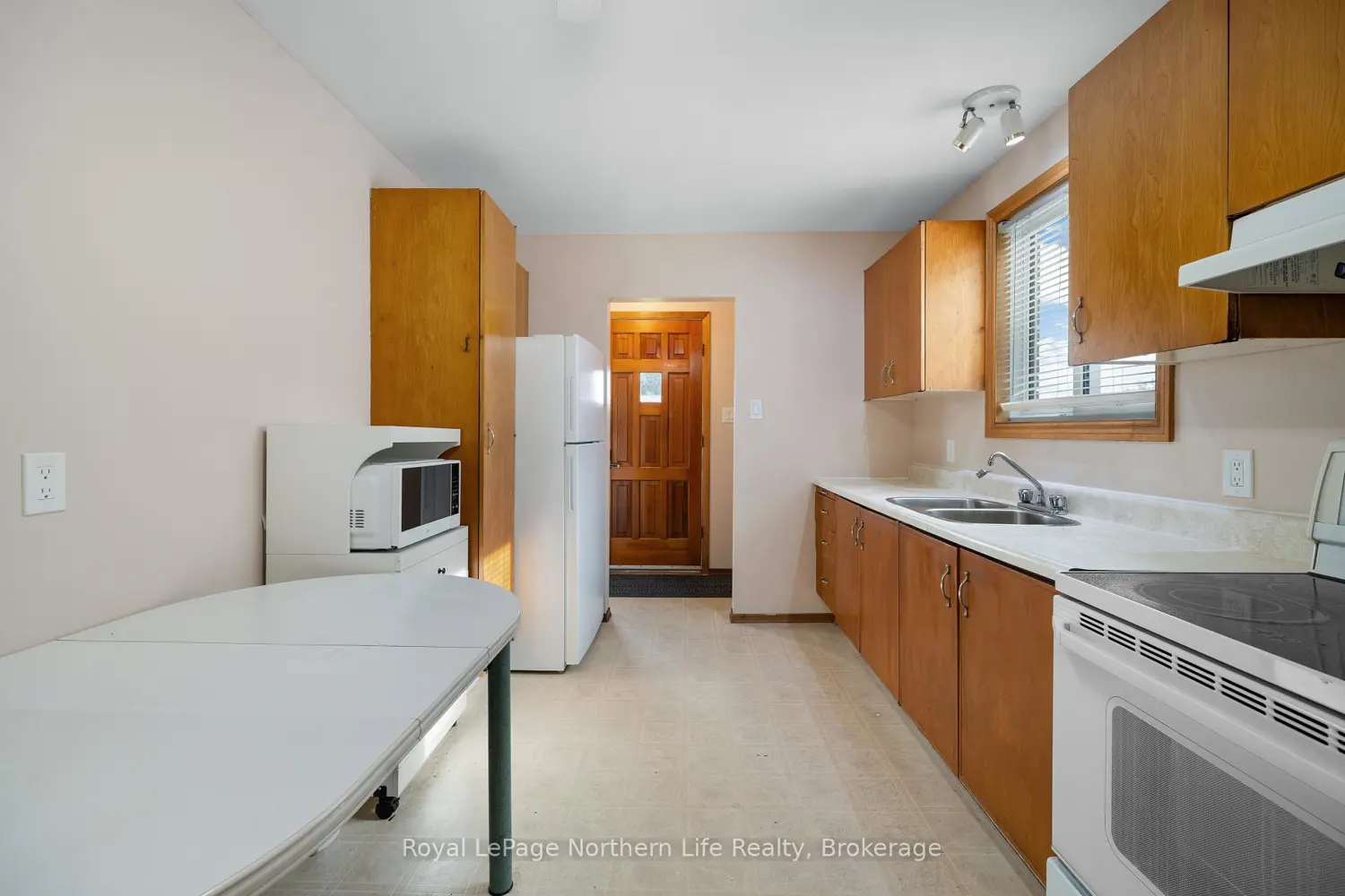 212 Michener Drive photo 4