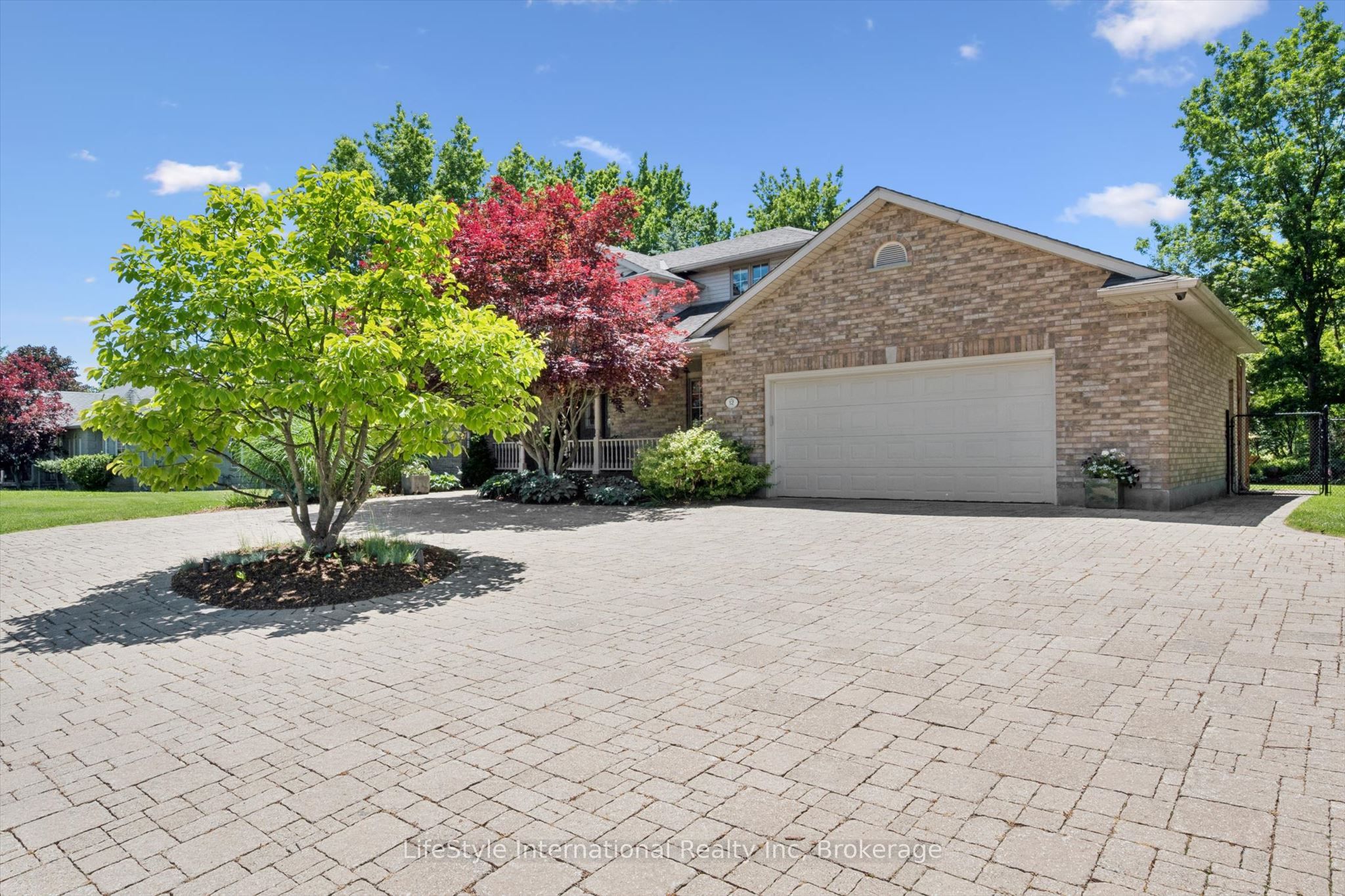 12 Ochs Drive, Puslinch, ON, N0B 2C0 photo 2