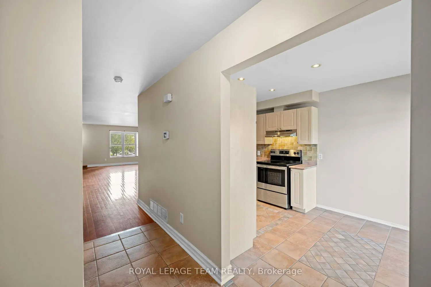 91 Thornbury Crescent photo 3