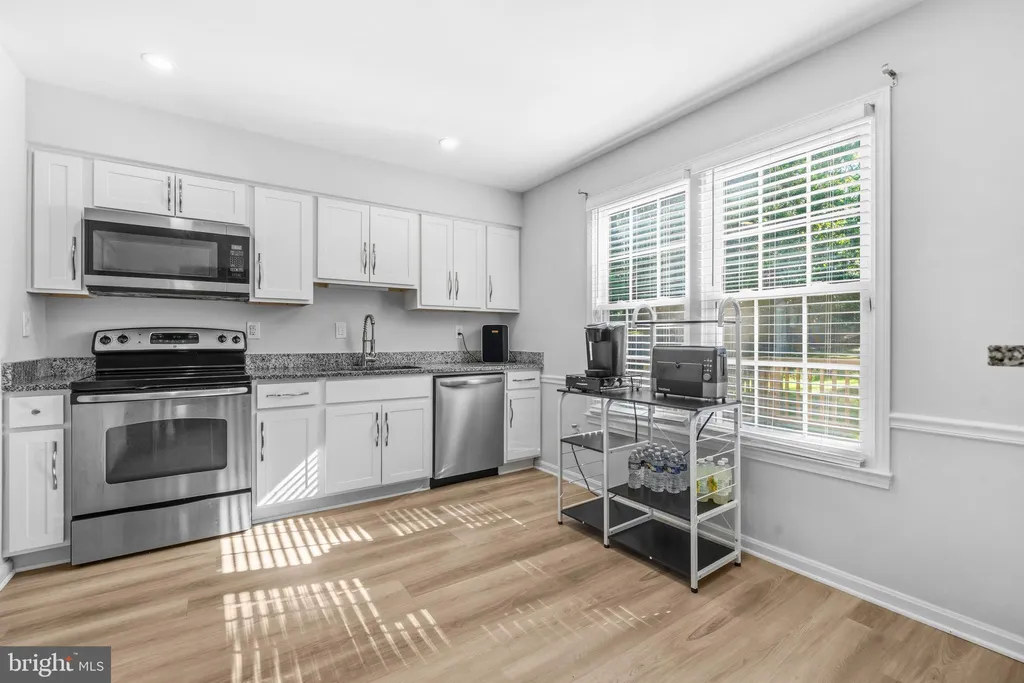 8721 Valley Drive, Waldorf, MD 20603 photo 5