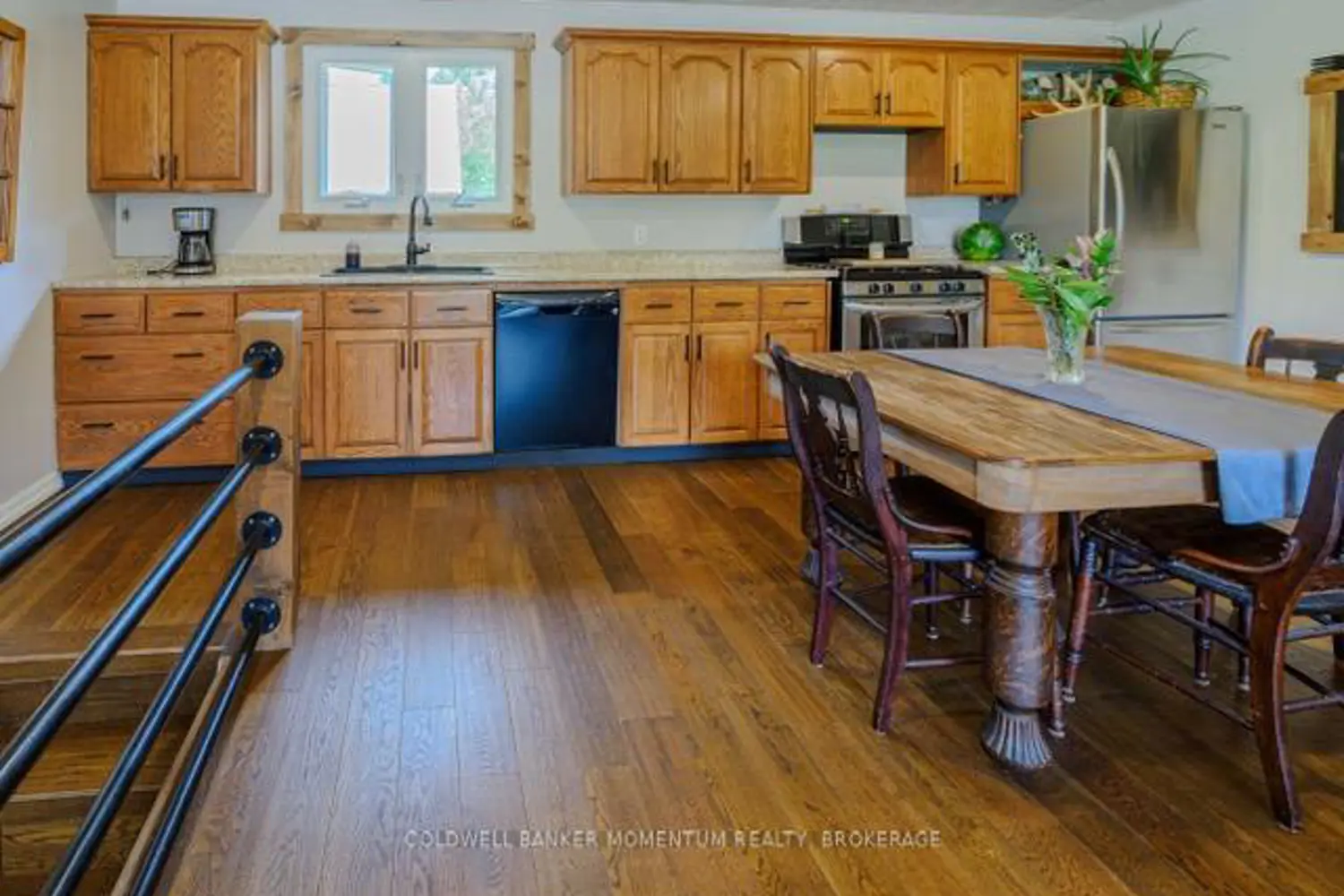 1551 Old Brock Street photo 4