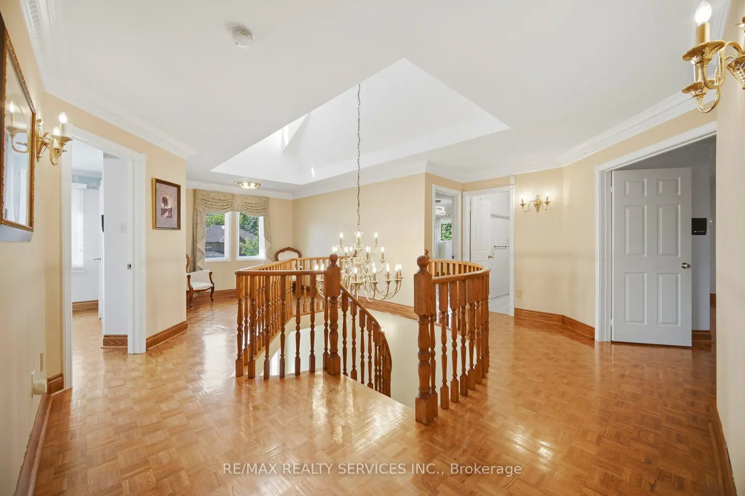 36 Shadywood Road photo 4