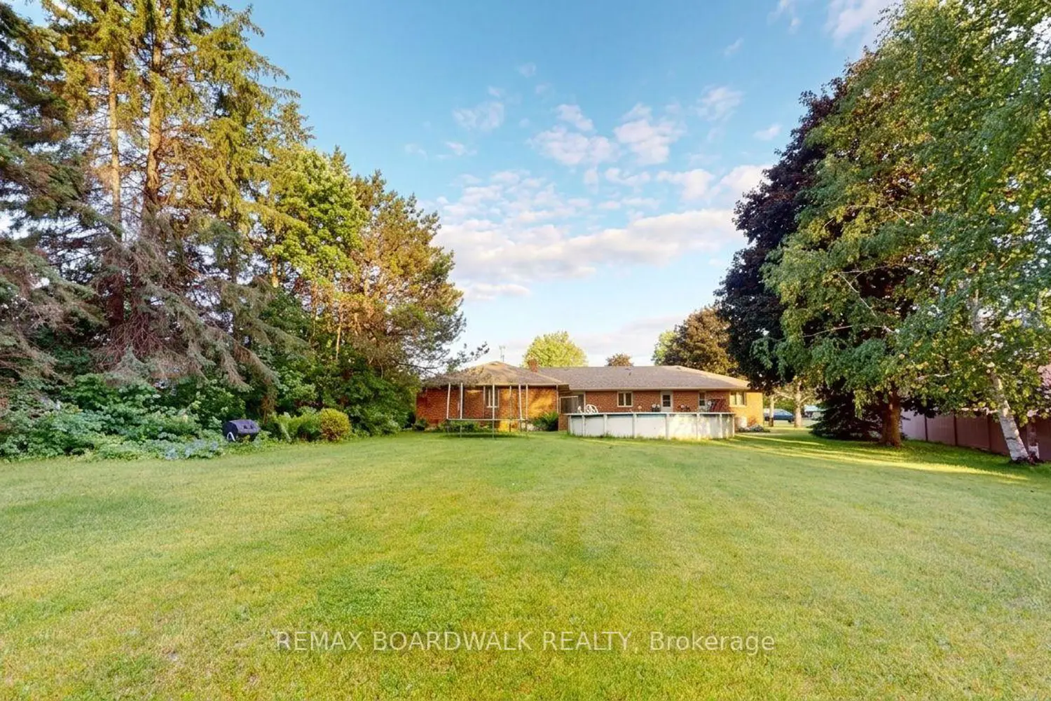 3 Willow Drive photo 3