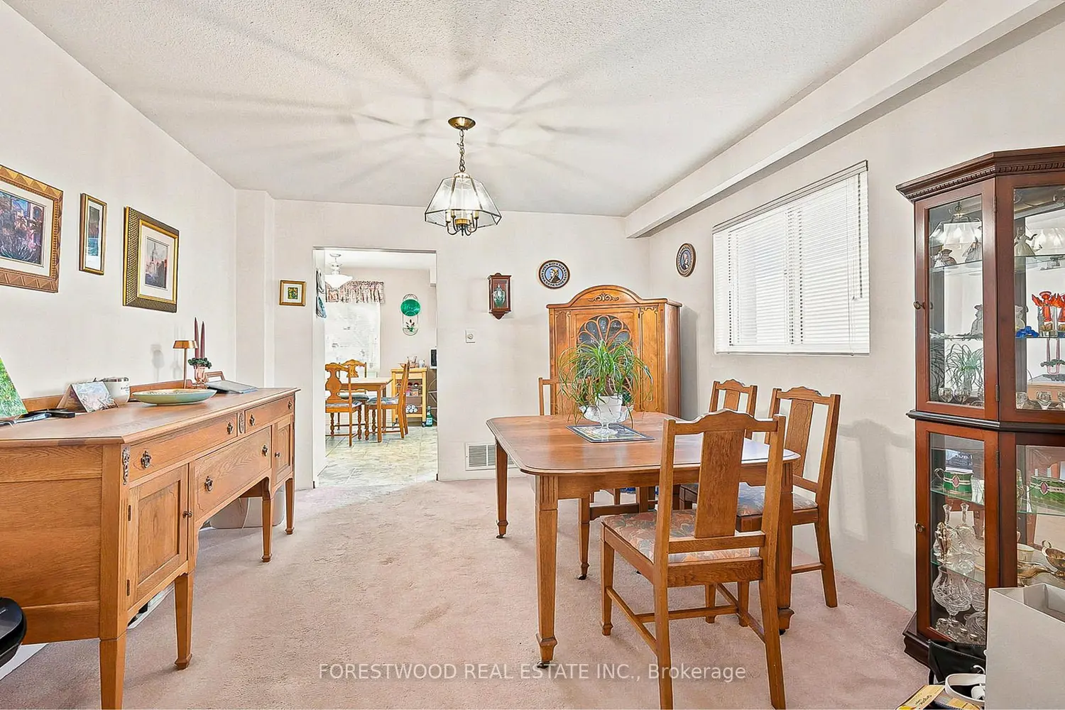 523 Hyacinthe Boulevard photo 4