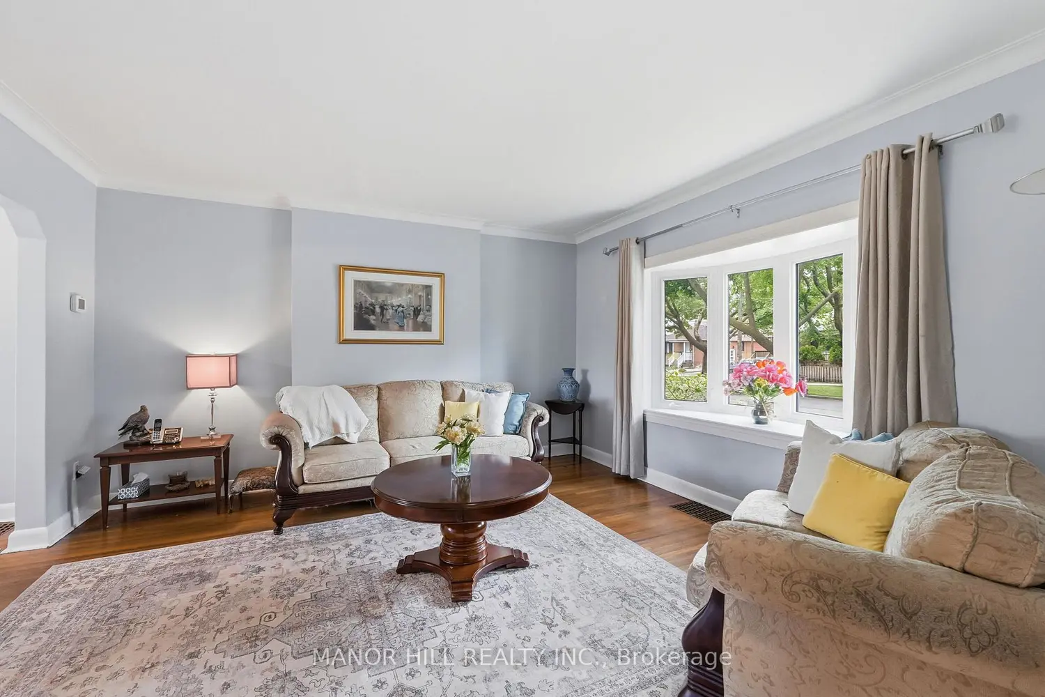 33 Robindale Avenue photo 2