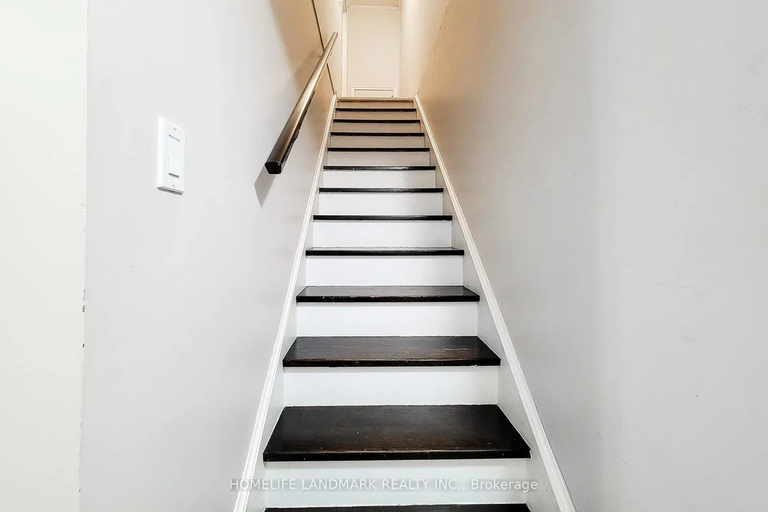 242 Bowman Street photo 4
