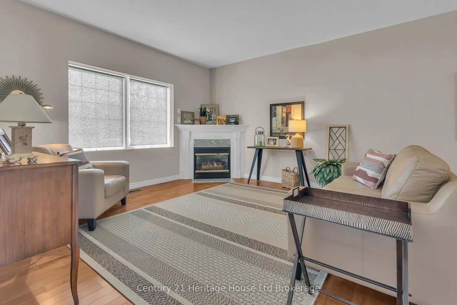105 King Street 8 photo 2