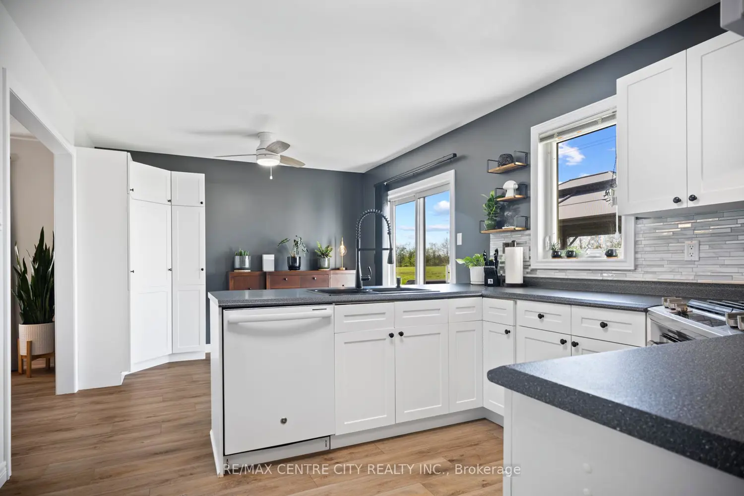 85 Donker Drive photo 5