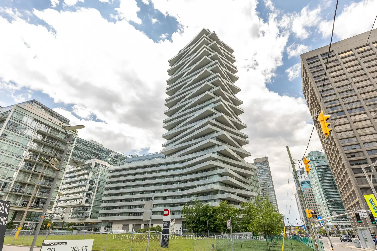 15 Queens Quay 1410