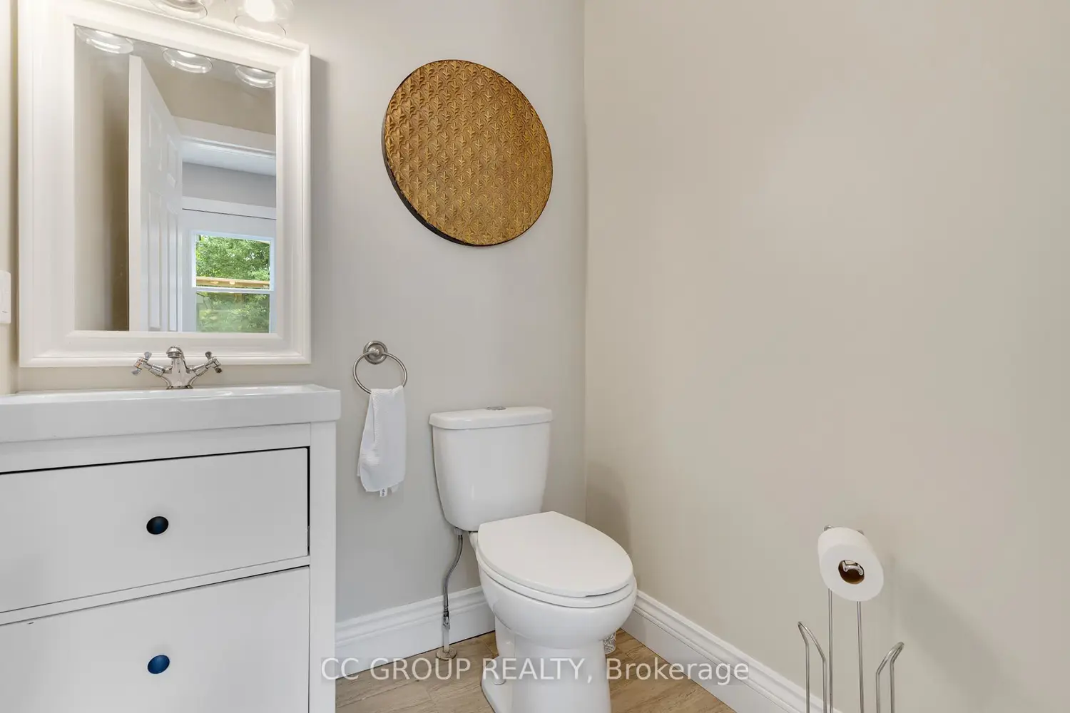 542 Huron Street photo 3