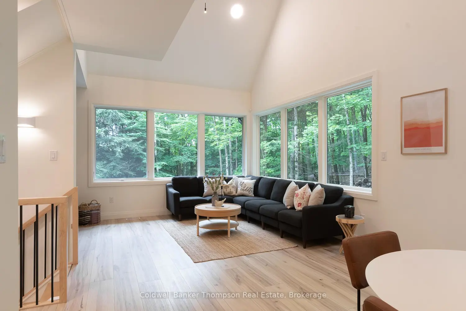 84 Vernon Lane photo 2