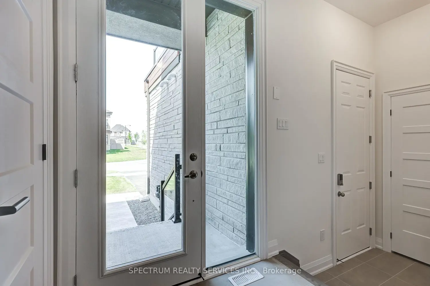72 Adario Crescent
