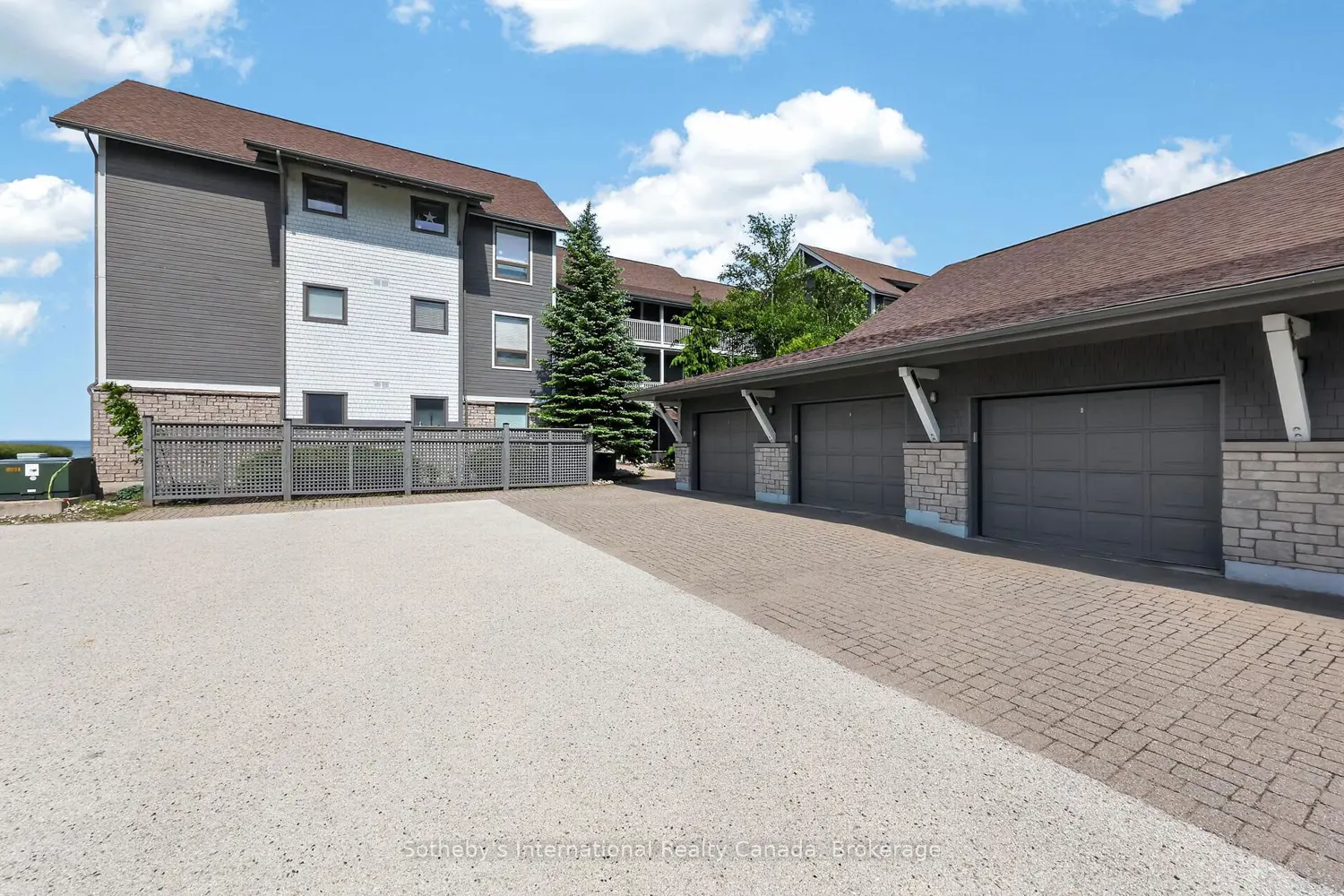 541 Mariners Way photo 3