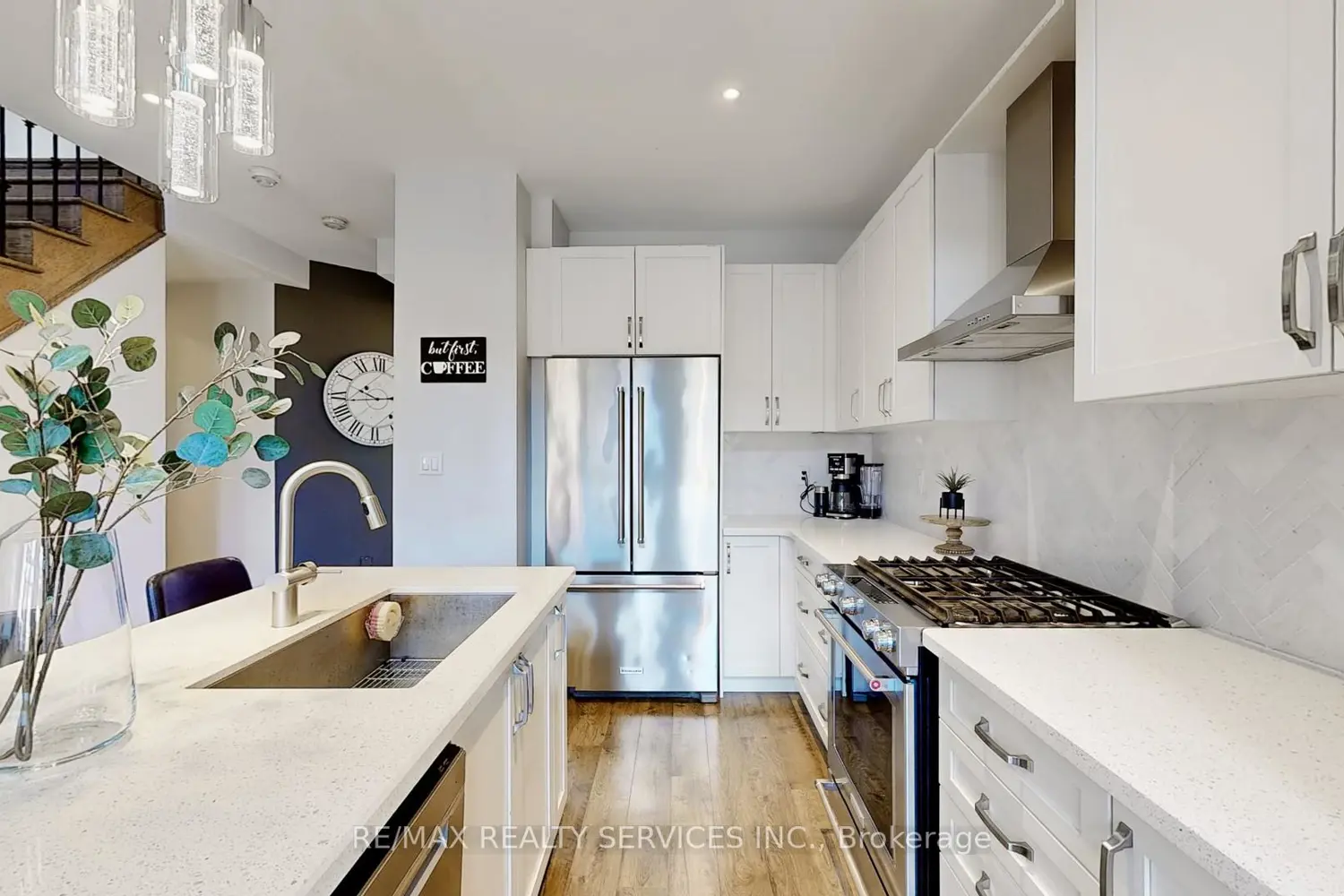 12 Mccabe Lane photo 4