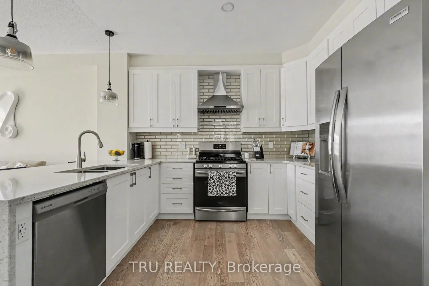 520 Rye Grass Way photo 4