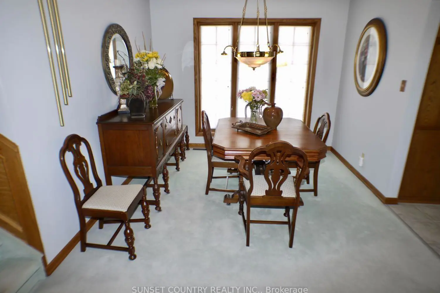259 Memorial Avenue photo 3
