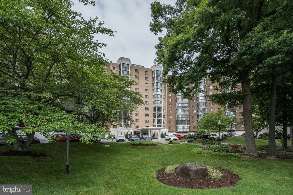 15101 Interlachen Drive Unit 1-924, Silver Spring, MD 20906
