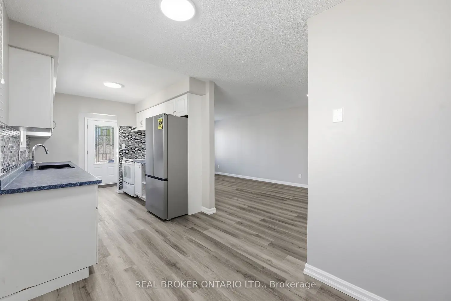 42 Terrace Avenue photo 3
