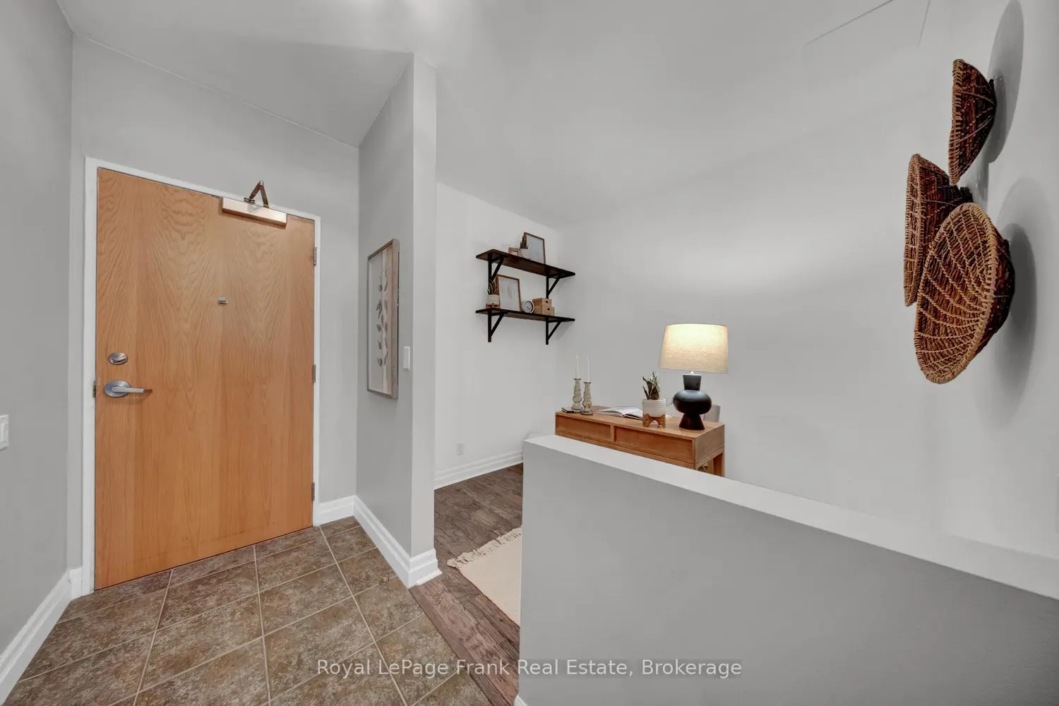 44 Bond Street 306