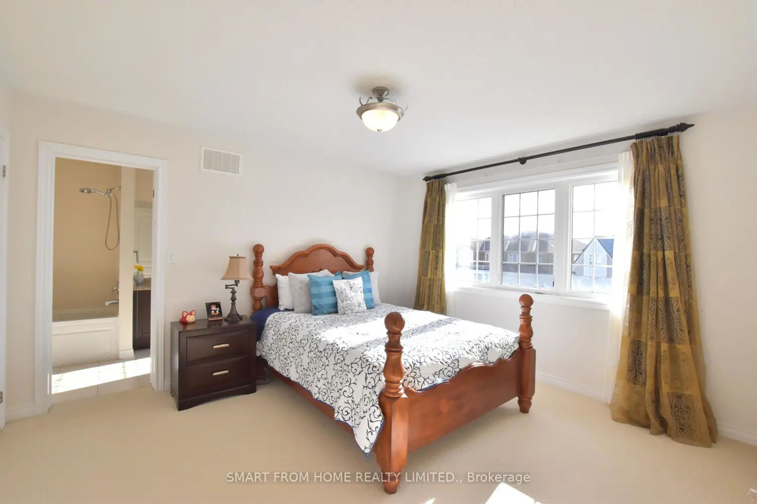 512 Terrington Crescent photo 5