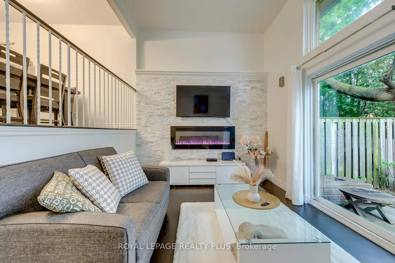 640 Rathburn Road 1 photo 3